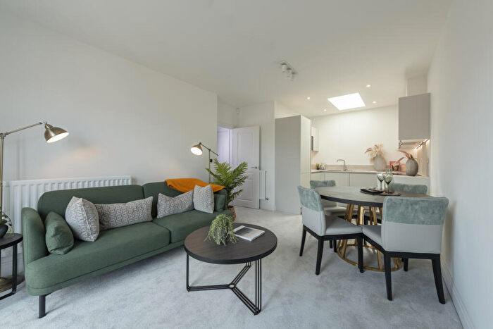 2 Bedroom Coach House For Sale In Wallingford Road, Wallingford, OX10