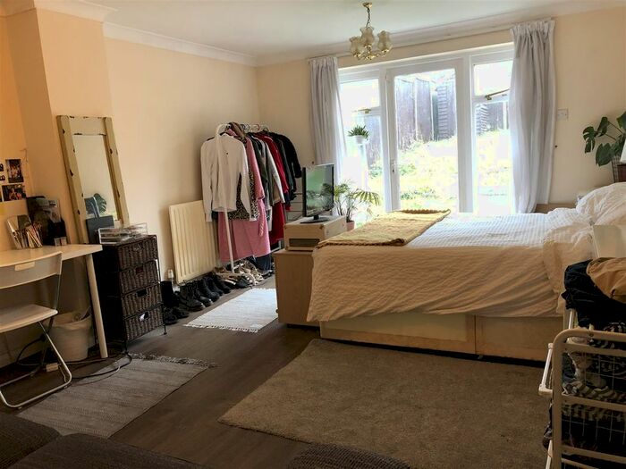 4 Bedroom Flat To Rent In Audley Road, Hendon, NW4