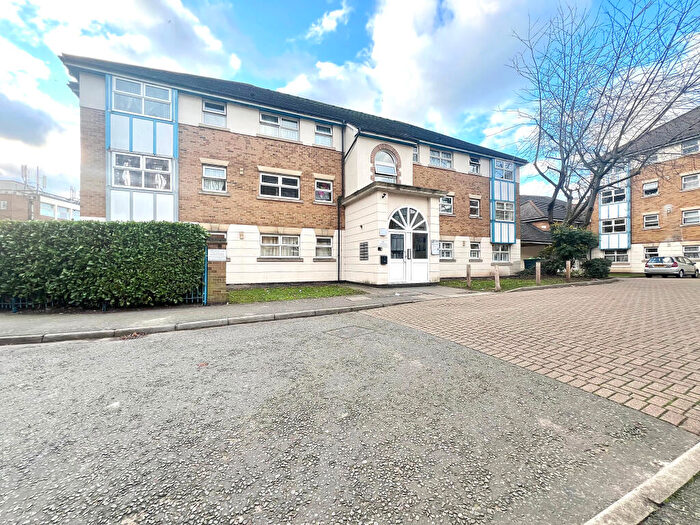 2 Bedroom Flat To Rent In Cuthberga Close, Barking, IG11