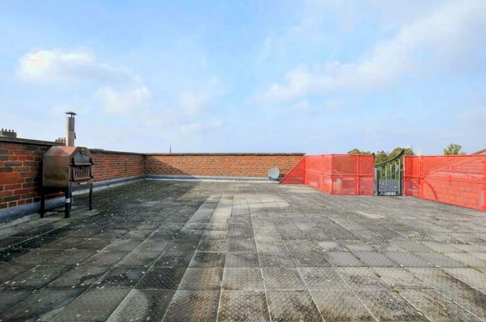 2 Bedroom Penthouse To Rent In Stoke Newington High Street, Stoke Newington, N16