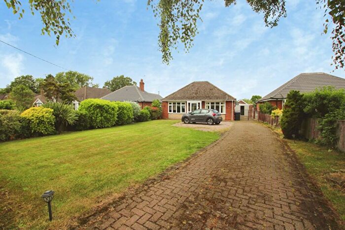 3 Bedroom Detached Bungalow For Sale In Gainsborough Road, Middle Rasen, LN8