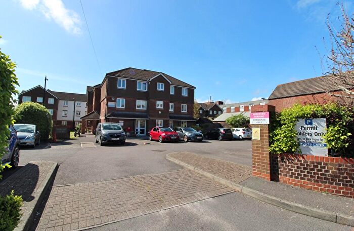 2 Bedroom Retirement Property For Sale In Westbury Road, Fareham, PO16