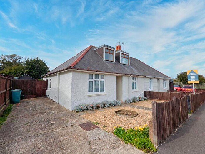3 Bedroom Semi-Detached Bungalow For Sale In Heath Gardens, Sandown, PO36
