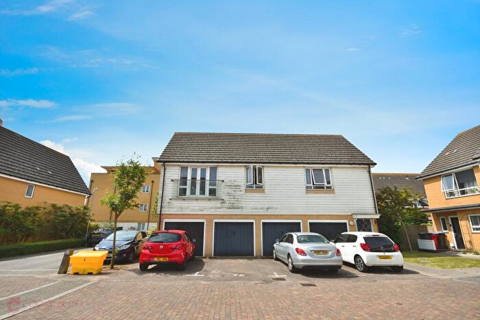 2 Bedroom Flat For Sale In King Charles Avenue, Ramsgate, CT12