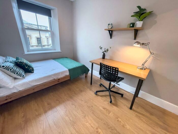 5 Bedroom Flat To Rent In Hardman Street, L1