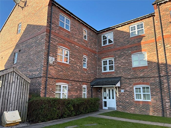 2 Bedroom Flat For Sale In Fernbeck Close, Farnworth, Bolton, Greater Manchester, BL4