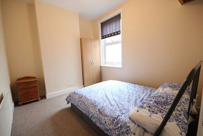 2 Bedroom Apartment To Rent In Bear Road, Brighton, BN2