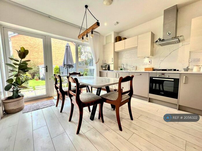 5 Bedroom Terraced House To Rent In Roffe Gardens, Dagenham, RM8