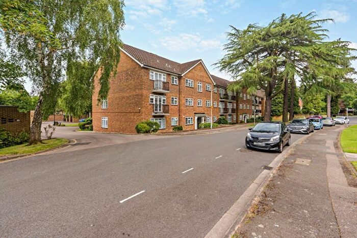 2 Bedroom Flat To Rent In Myrtleside Close, Northwood, HA6