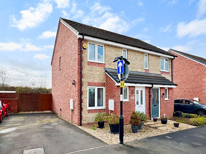 2 Bedroom Semi Detached House For Sale In Rainscombe Road, Coate, SN3