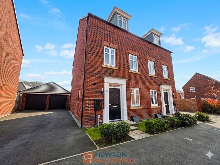 4 Bedroom Semi Detached House For Sale In Hewers Way, Edwinstowe, NG21