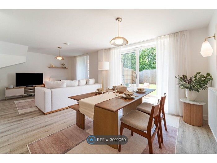 4 Bedroom End Terrace House To Rent In Parkes Avenue, Birmingham, B12