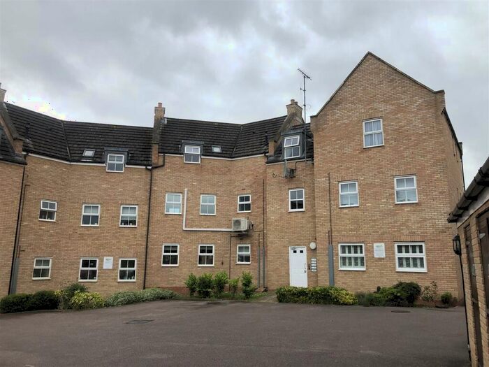 2 Bedroom Apartment To Rent In Appledore Road, MK40