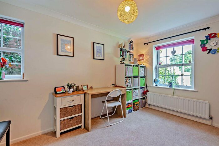 4 Bedroom Detached House For Sale In Poppy Close, Maidstone, ME16