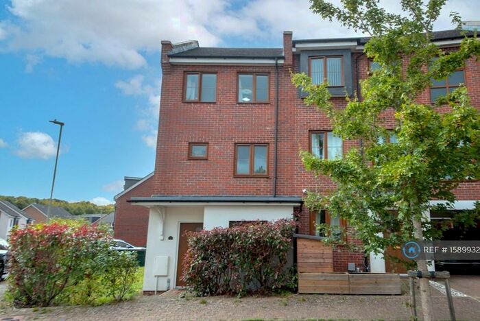 4 Bedroom End Of Terrace House To Rent In Peggs Way, Basingstoke, RG24