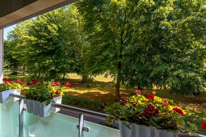 2 Bedroom Flat To Rent In Acton Gardens, South Acton, London, W3