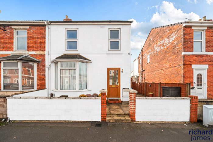 3 Bedroom Terraced House For Sale In Norman Road, Gorse Hill, Swindon, SN2