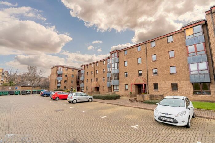 3 Bedroom Flat To Rent In Sienna Gardens, Marchmont, Edinburgh, EH9