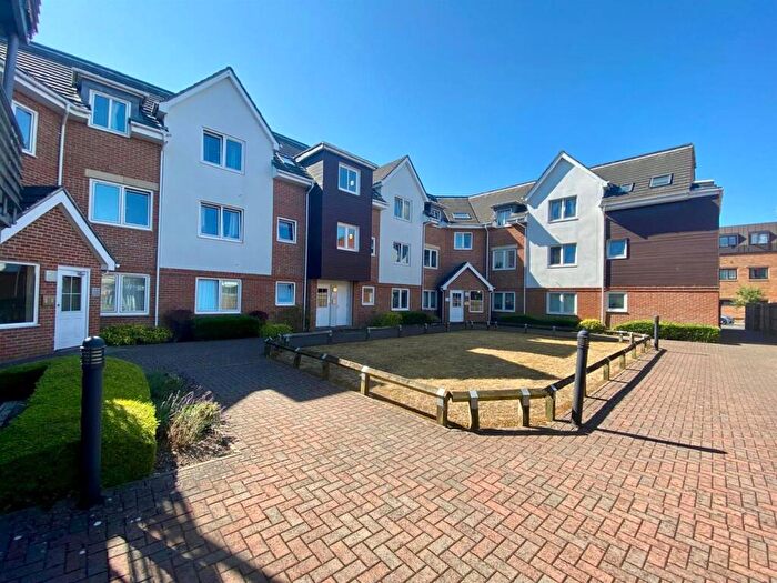 2 Bedroom Apartment To Rent In Old Dairy Close, Fleet, GU51