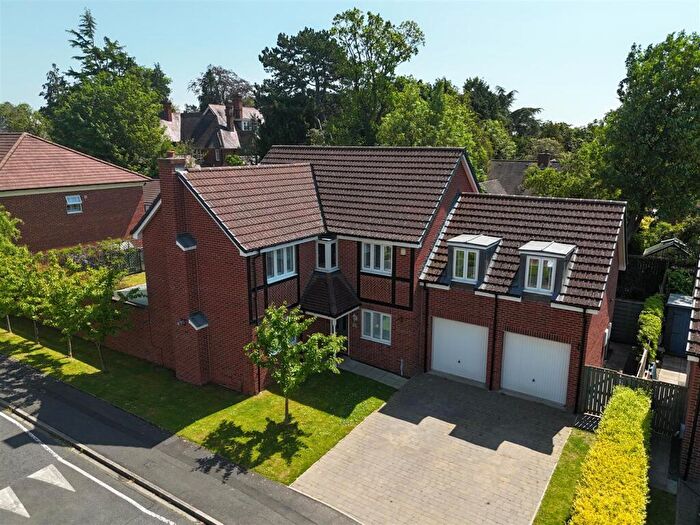 5 Bedroom Detached House To Rent In Glaisdale Court, Darlington, DL3