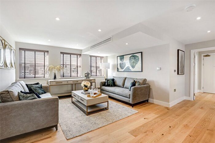 3 Bedroom Flat To Rent In Sackville Street, Mayfair, W1S