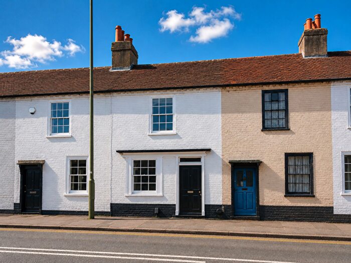 1 Bedroom Terraced House For Sale In Between Streets, Cobham, KT11