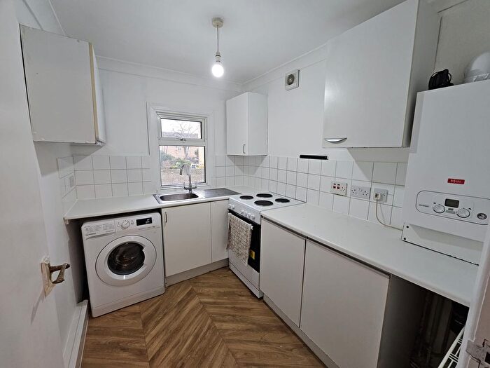 2 Bedroom Flat To Rent In Gladding Road, London, E12