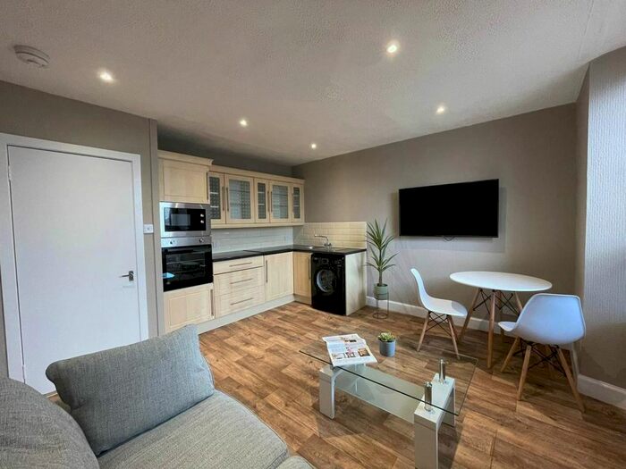 1 Bedroom Flat To Rent In Mains Road, Dundee, DD3