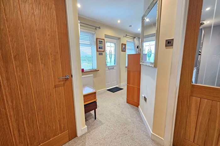 2 Bedroom Detached Bungalow For Sale In Place House Close, Fareham, PO15