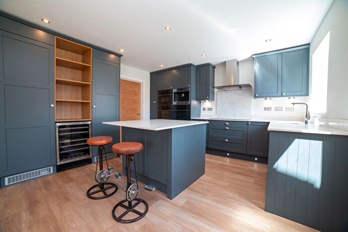5 Bedroom Detached House For Sale In Owen Close, Swanwick, Alfreton, DE55