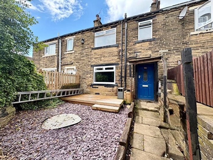 2 Bedroom Terraced House To Rent In Thornton Road, Bradford, BD8