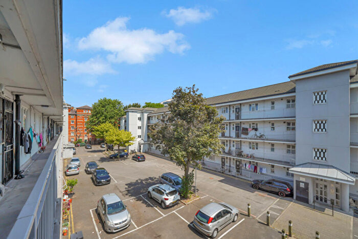 1 Bedroom Apartment For Sale In Ajax House, Old Bethnal Green Road, London, E2