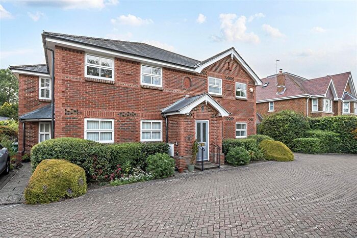 2 Bedroom Flat For Sale In Ockham Road South, East Horsley, KT24