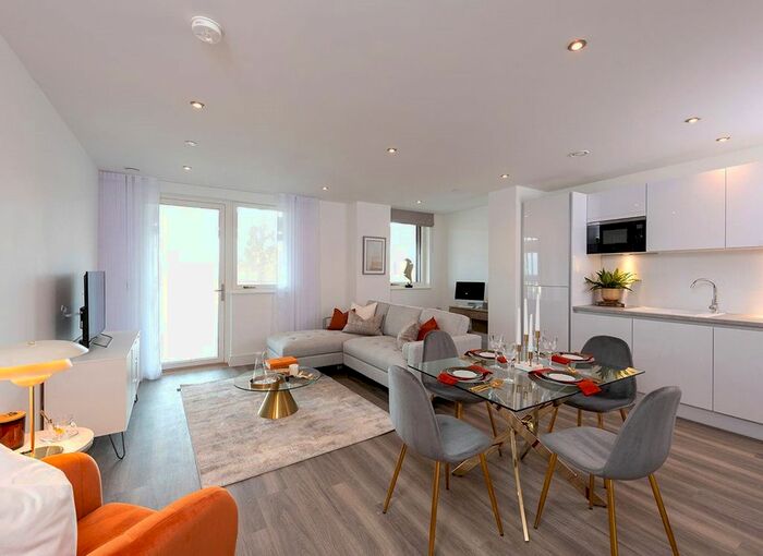 2 Bedroom Flat To Rent In Ashwell House, Merrick Road, Southall, UB2