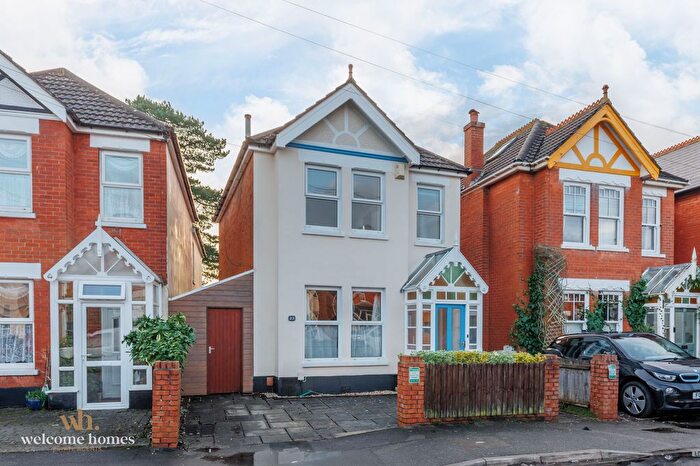 3 Bedroom Detached House For Sale In Colville Road, Bournemouth, BH5