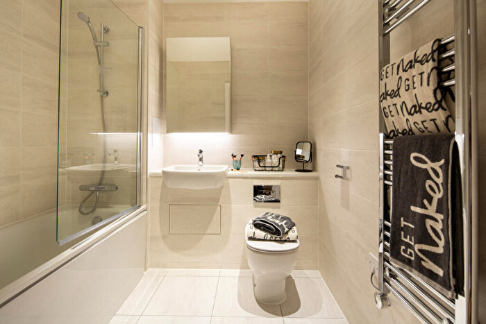 1 Bedroom Flat To Rent In Fizzy Ea A - Silvertown Way, London, E16