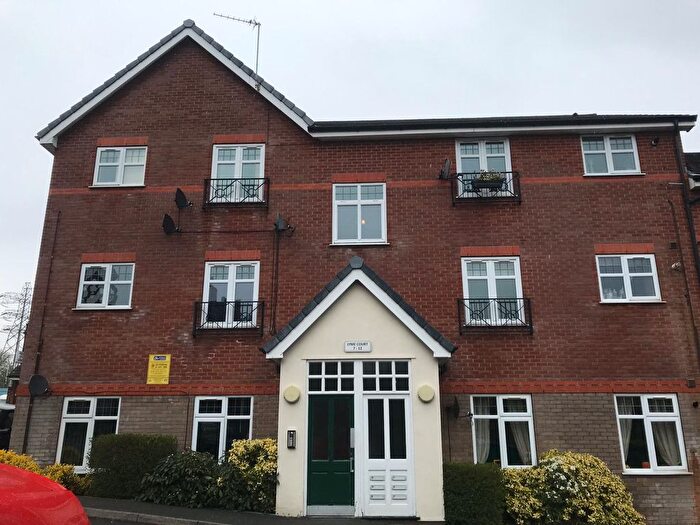 2 Bedroom Flat For Sale In Newman Street, Hyde, SK14