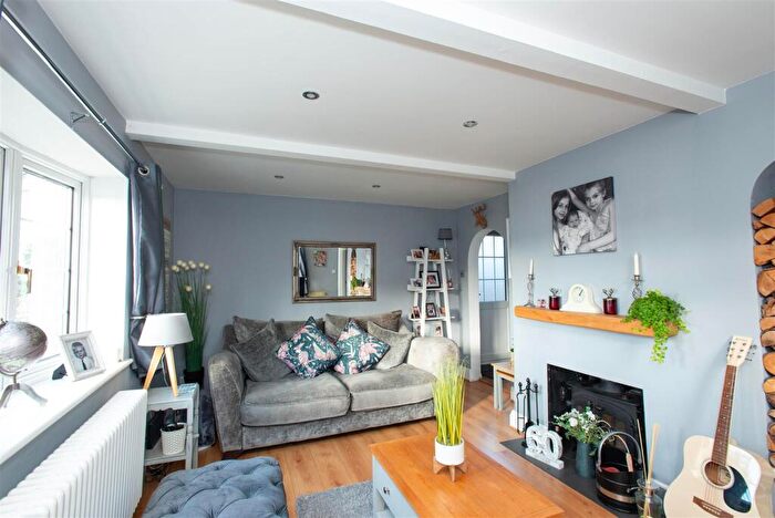 3 Bedroom Semi Detached House For Sale In Old Hill, Green Street Green, BR6