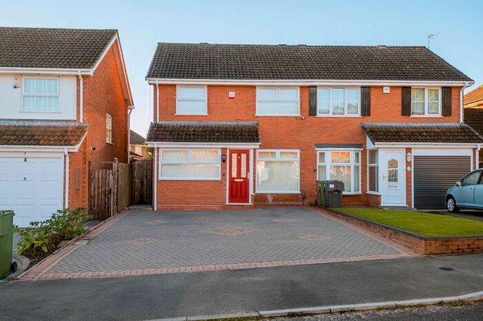 3 Bedroom Property To Rent In Lindford Way, Kings Norton, Birmingham, B38