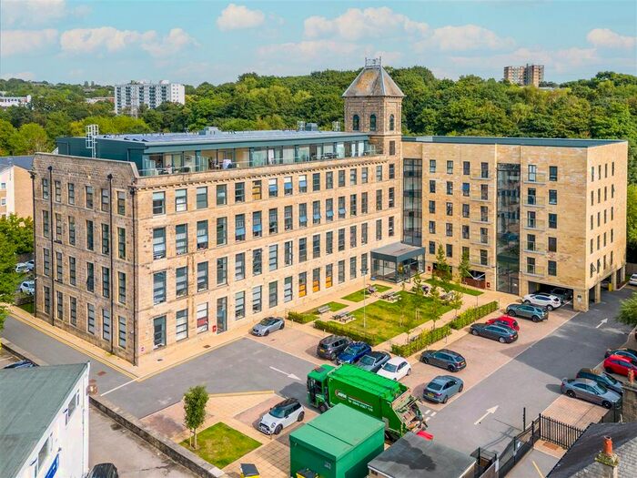 3 Bedroom Flat To Rent In Horsforth Mill, Horsforth, LS18