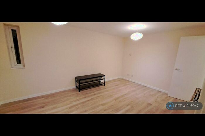 1 Bedroom Flat To Rent In Mullion Place, Fishermead, Milton Keynes, MK6