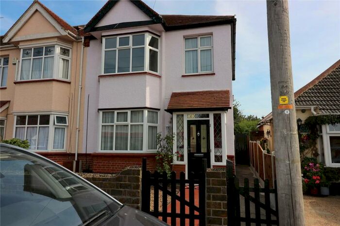 3 Bedroom End Of Terrace House To Rent In Rylands Road, Southend On Sea, Essex, SS2