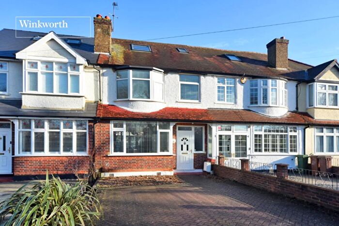 4 Bedroom Terraced House For Sale In Sandringham Road, Worcester Park, KT4