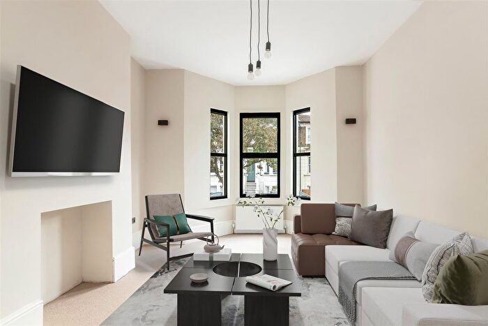 5 Bedroom Property To Rent In Graces Road, London, SE5