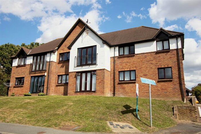 1 Bedroom Flat To Rent In Compton Terrace, Wickford, SS11