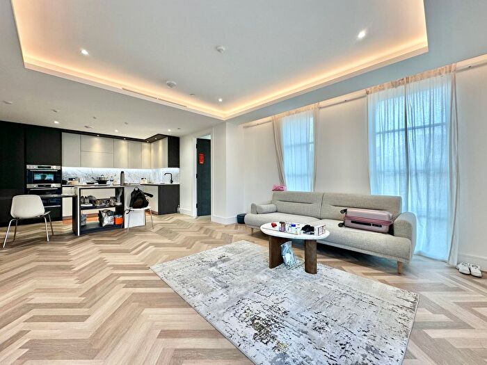 2 Bedroom Flat To Rent In Brigade Mews, London, SE1
