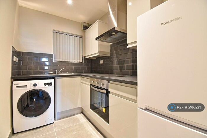1 Bedroom Flat To Rent In Henry Court, Rotherham, S65