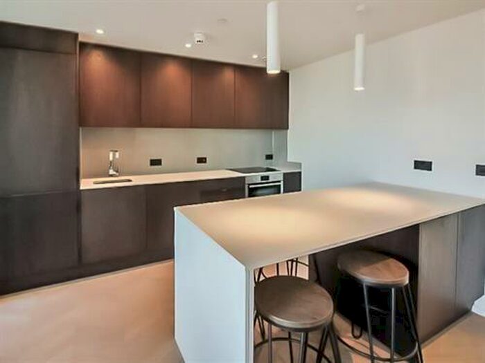 2 Bedroom Apartment To Rent In St Georges Gardens, M15