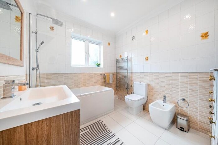 5 Bedroom House To Rent In Orchard Rise, Kingston Upon Thames, KT2