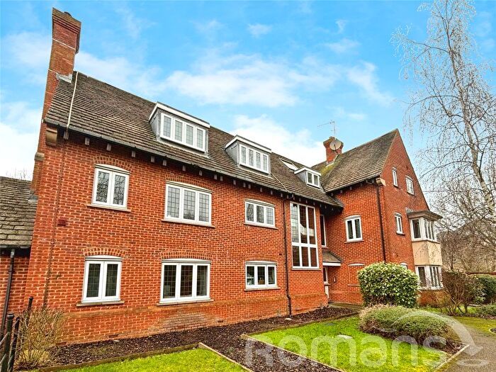 2 Bedroom Flat To Rent In Spode Close, Swindon, SN25